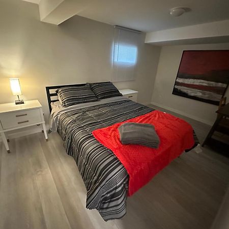 Comfy 2 Bedroom Near The Beach! Пикеринг Экстерьер фото